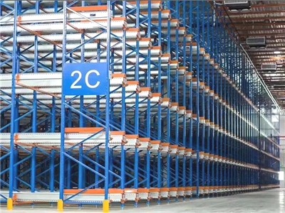 Un caso de estantería lanzadera 